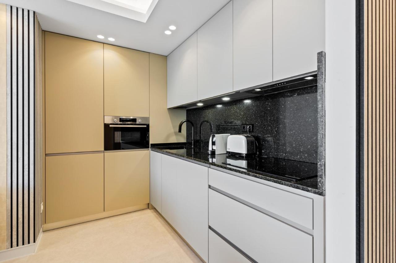 Fully Renovated Frontline Flat Leilighet Marbella Eksteriør bilde