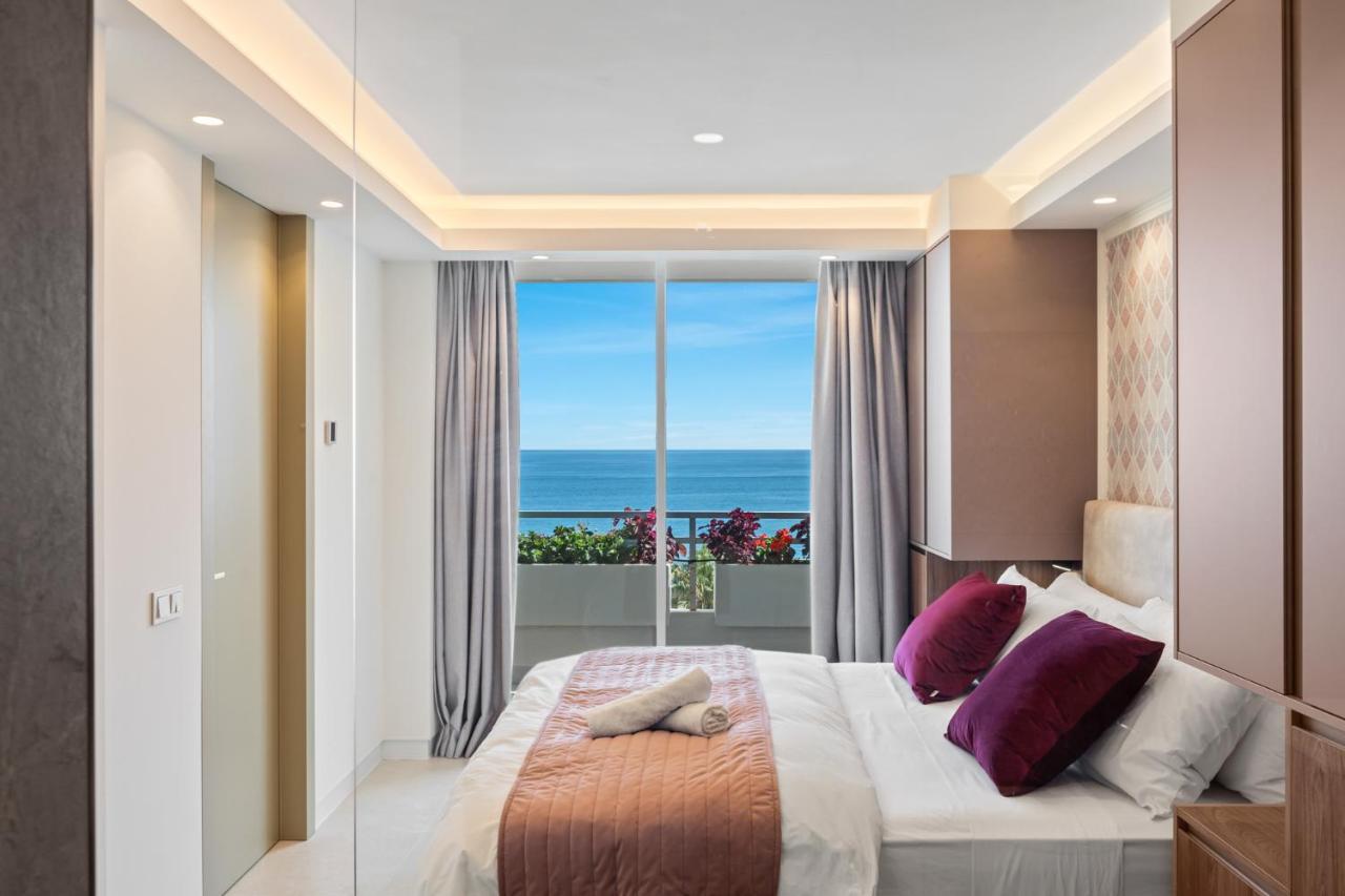 Fully Renovated Frontline Flat Leilighet Marbella Eksteriør bilde