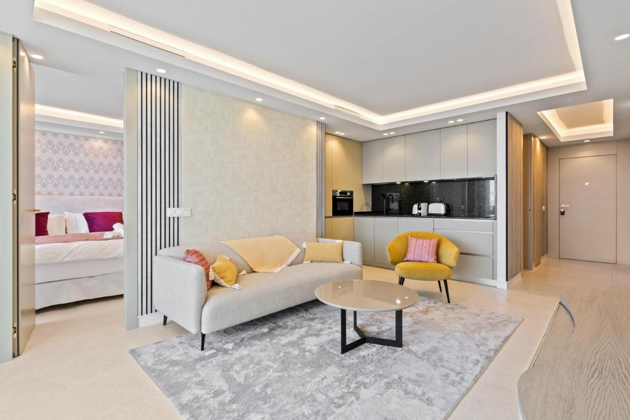 Fully Renovated Frontline Flat Leilighet Marbella Eksteriør bilde